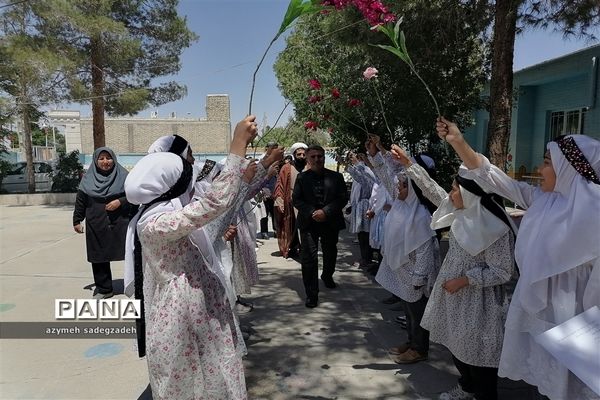 بزرگداشت مقام معلم در دبستان حضرت زینب(س) خاتم