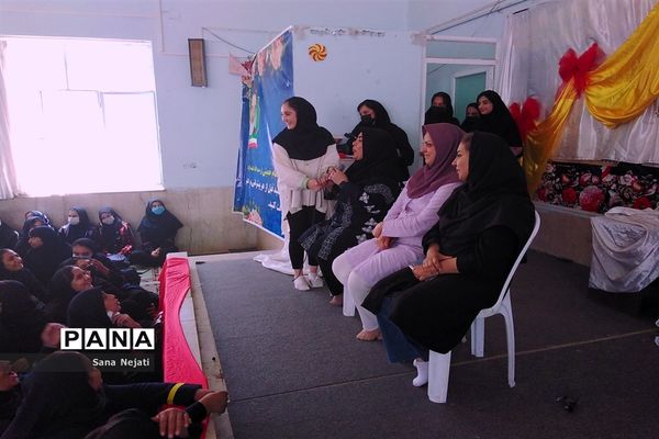 برگزاری جشن روز معلم در دبیرستان شاهد فیض
