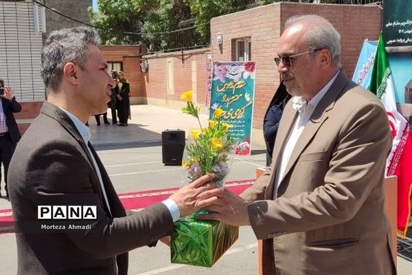 مراسم بزرگداشت مقام معلم در مدرسه عفت آهنگری در ناحیه ۱ شهرری