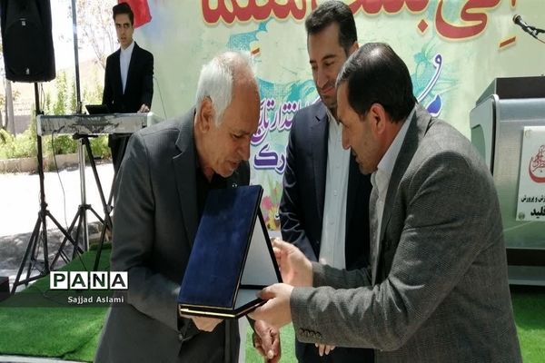 برگزاری جشن روز معلم در اقلید