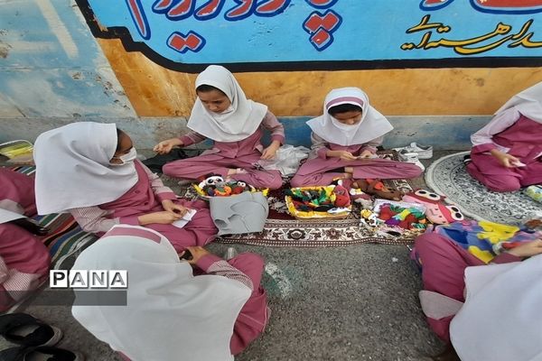 یک روز بدون کیف در مدرسه شهید عباس‌حسینی