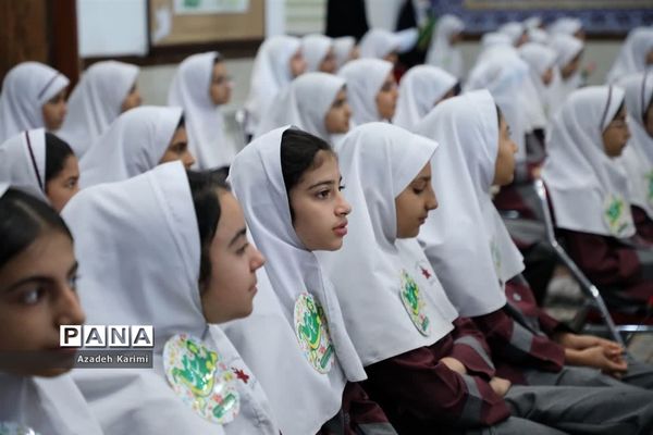 آیین نمادین سپاس معلم با حضور استاندار یزد در دبستان شاهد نیک اندیشان