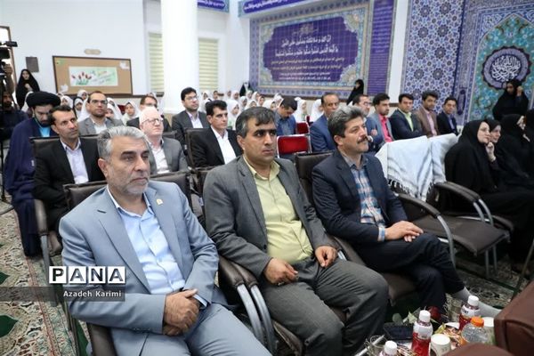 آیین نمادین سپاس معلم با حضور استاندار یزد در دبستان شاهد نیک اندیشان