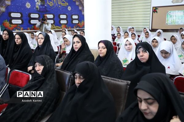 آیین نمادین سپاس معلم با حضور استاندار یزد در دبستان شاهد نیک اندیشان