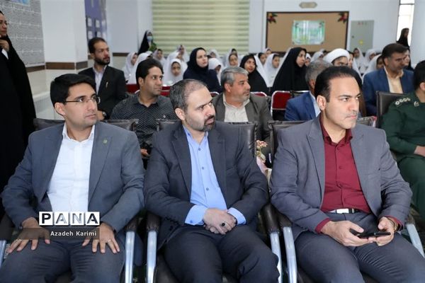 آیین نمادین سپاس معلم با حضور استاندار یزد در دبستان شاهد نیک اندیشان