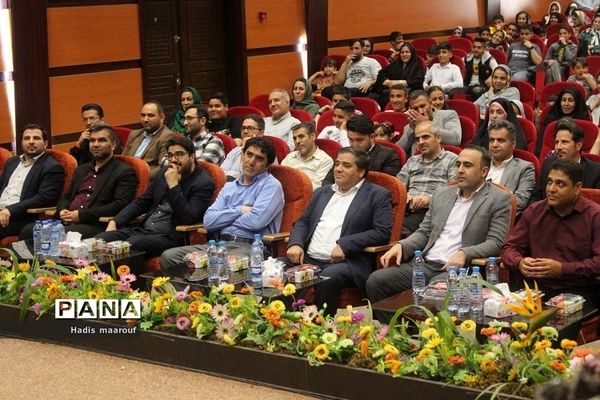 همایش تجلیل از معلمان و دانش‌آموزان برتر مدرسه شهید کلاهدوز