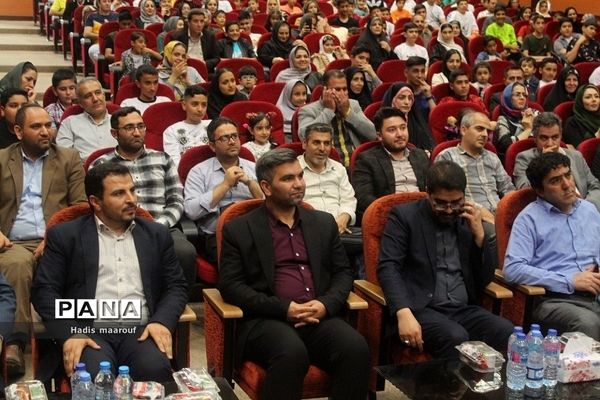 همایش تجلیل از معلمان و دانش‌آموزان برتر مدرسه شهید کلاهدوز