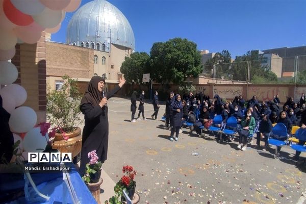 بزرگداشت روز معلم در دبیرستان شاهد کوثر شهرستان رباط‌کریم