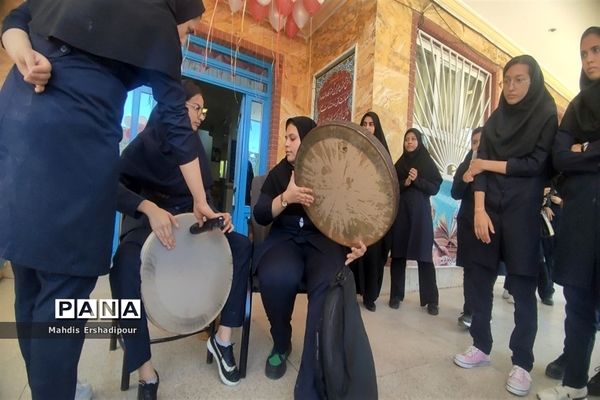 بزرگداشت روز معلم در دبیرستان شاهد کوثر شهرستان رباط‌کریم