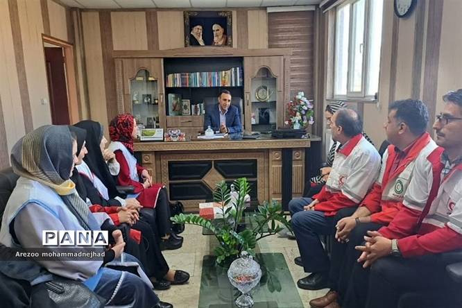 تقدیر از زحمات همکاران فرهنگی توسط جمعیت هلالاحمر شهرستان قرچک