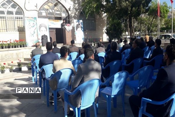 ‌تجدید میثاق فرهنگیان شهرستان گلپایگان در کنار قبور مطهر شهدای فرهنگی شهرستان