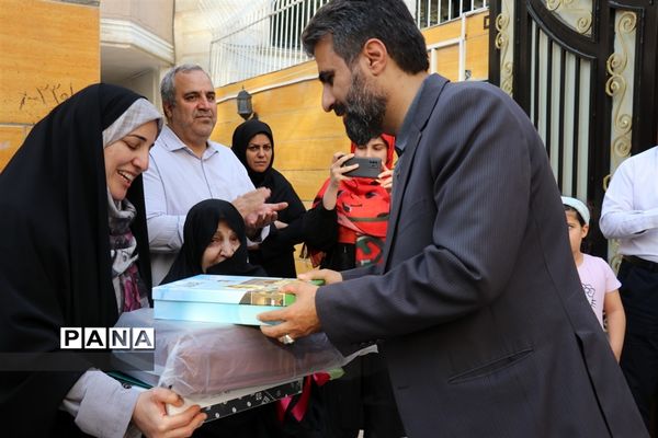 تقدیر و تجلیل از معلم نمونه استان خراسان رضوی
