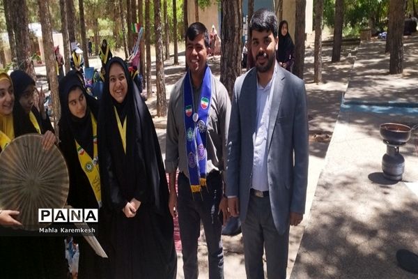 بازدید رئیس سازمان دانش‌آموزی فارس از اردوی تشکیلاتی دانش‌آموزان پیشتاز ناحیه چهار