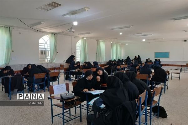 برگزاری لیگ جهاد تبیین در بین دانش‌آموزان در بیضا