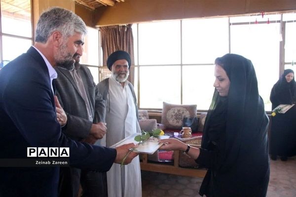 تجلیل از معلمان مدارس روستایی شهرستان مهریز