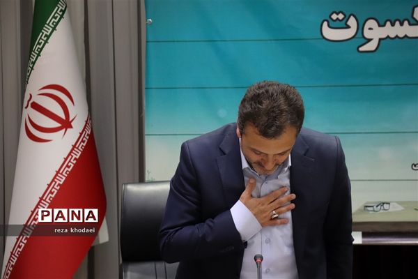 تجلیل ازمعلمان پیشکسوت در باشگاه فرهنگیان تبریز