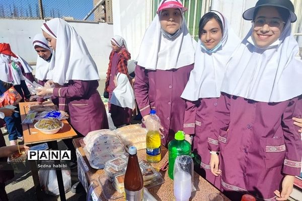 طرح یک‌روزه در مدرسه بدون کیف در دبستان حضرت زهرا(س) یک رودهن