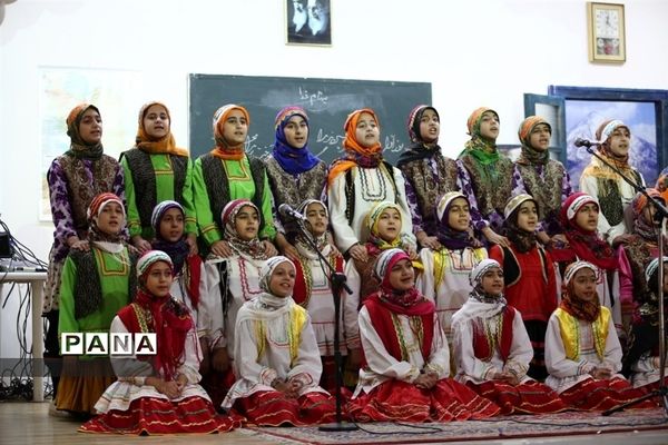 مراسم تجلیل از معلمان نمونه در شهرستان میاندورود