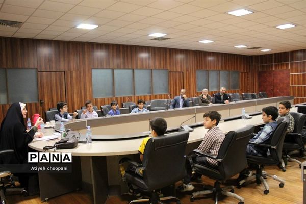 بازدید معاون پرورشی و فرهنگی شهر تهران از مسابقات مشاعره