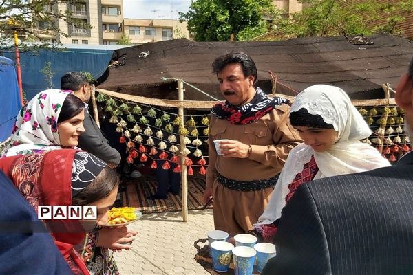 آیین افتتاح نمایشگاه اقوام و گردشگری در منطقه ۵