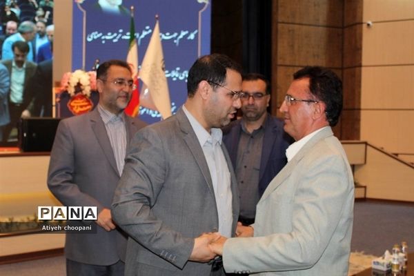 همایش تجلیل از معلمان نمونه شهر تهران «معلم هادی تربیت»