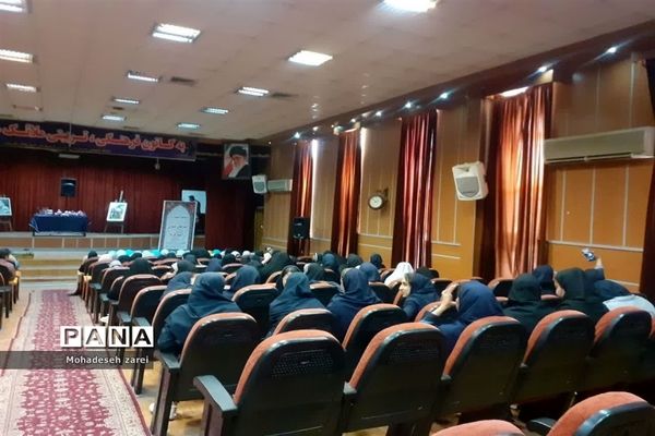 تقدیر از دانش‌‌آموزان برتر شهرستان قرچک در جشنواره نوجوان سالم