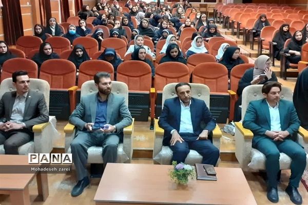 تقدیر از دانش‌‌آموزان برتر شهرستان قرچک در جشنواره نوجوان سالم