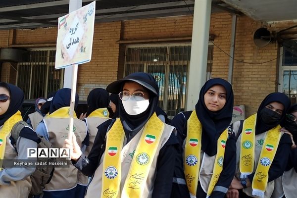 اردوی دانش‌آموزان دختر عضو سازمان دانش‌آموزی مقطع متوسطه اول ناحیه 3 شیراز در اردوگاه امام خمینی