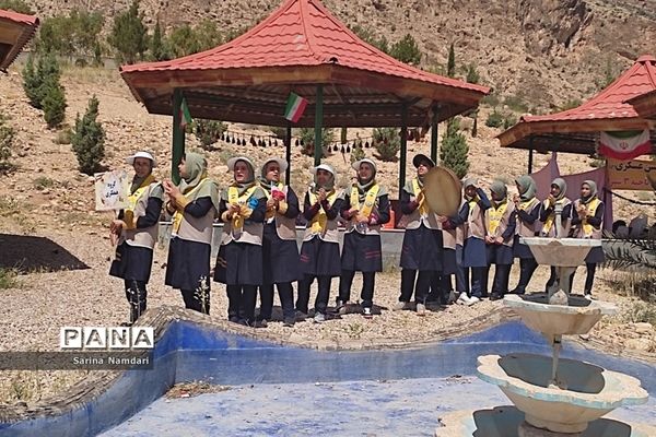 اردوی دانش‌آموزان دختر عضو سازمان دانش‌آموزی مقطع متوسطه اول ناحیه 3 شیراز در اردوگاه امام خمینی