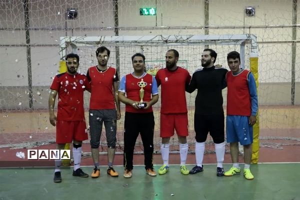 قهرمانی تیم شهید صدوقی در مسابقات فوتسال فرهنگیان شهرستان مهریز