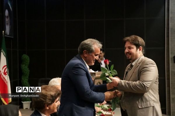 اختتامیه جشنواره معلم خوب من در مهریز