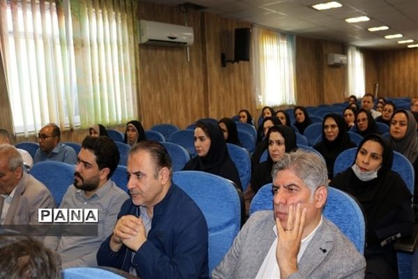 تجلیل از مؤسسان ، مدیران و معلمان مدارس غیردولتی شهرستان قدس