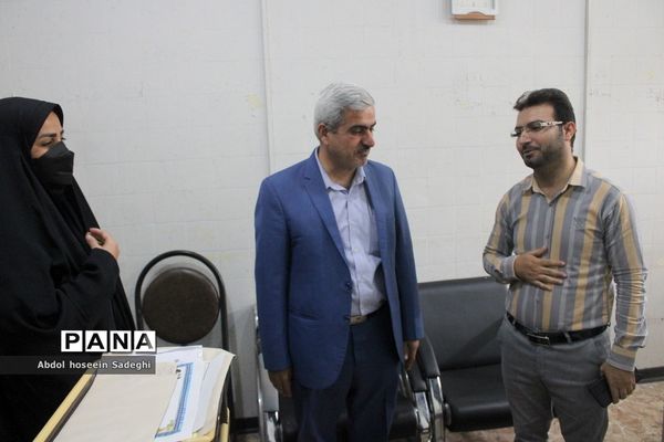 تجلیل از رئیس و کارکنان دبیرخانه اداره‌کل آموزش و پرورش استان بوشهر