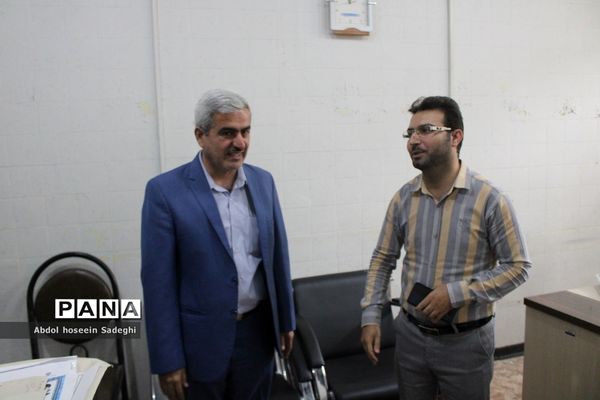 تجلیل از رئیس و کارکنان دبیرخانه اداره‌کل آموزش و پرورش استان بوشهر