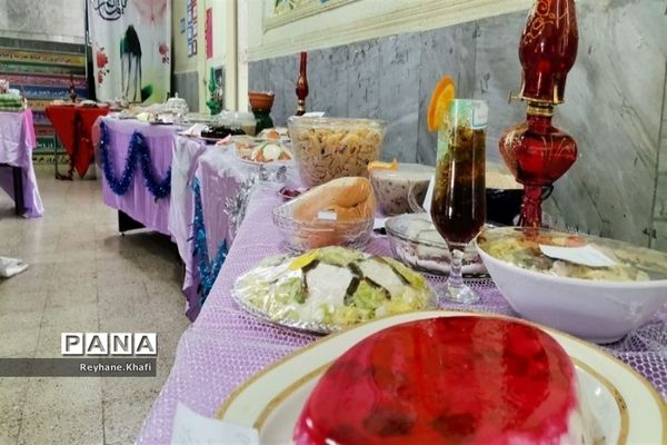 جشنواره غذای سالم به مناسبت سالروز تاسیس سازمان دانش‌آموزی