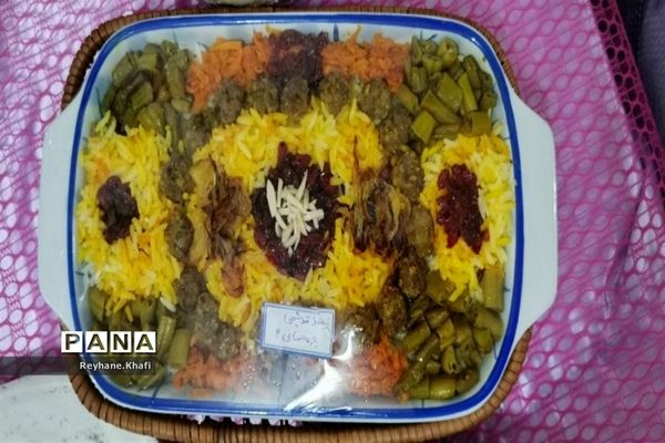 جشنواره غذای سالم به مناسبت سالروز تاسیس سازمان دانش‌آموزی