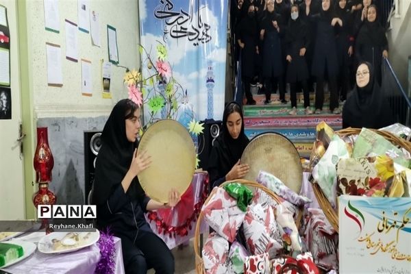 جشنواره غذای سالم به مناسبت سالروز تاسیس سازمان دانش‌آموزی