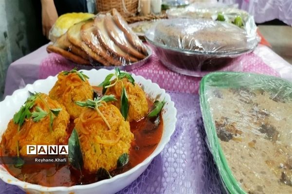 جشنواره غذای سالم به مناسبت سالروز تاسیس سازمان دانش‌آموزی