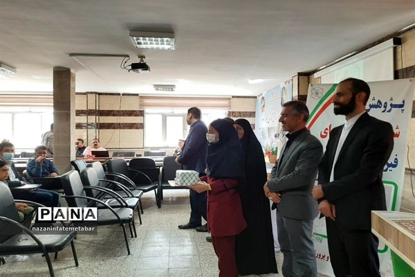 برگزاری همایش تقدیر از برگزیدگان مسابقات علمی، پژوهشی استانی و منطقه‌ای پژوهش‌سراهای دانش‌آموزی در فیروزکوه