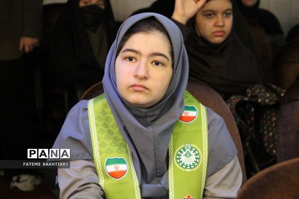 تقدیر از رتبه‌های برتر مسابقات فرهنگی هنری فردا در ناحیه یک شهرری