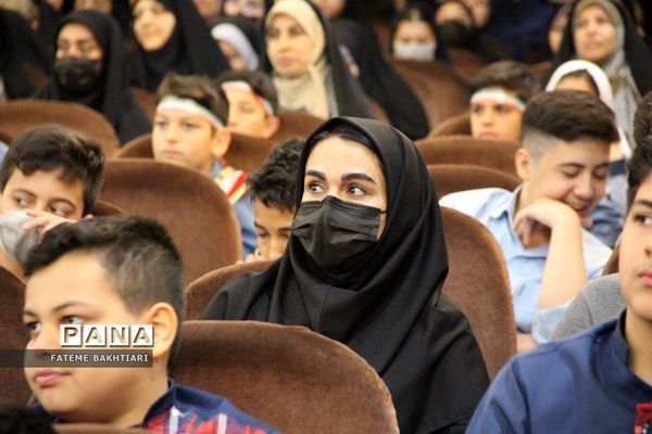 تقدیر از رتبه‌های برتر مسابقات فرهنگی هنری فردا در ناحیه یک شهرری