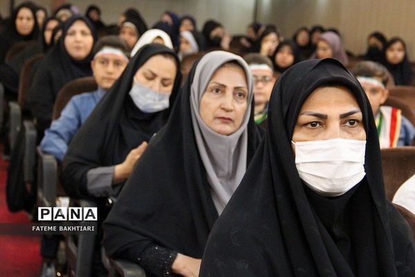 تقدیر از رتبه‌های برتر مسابقات فرهنگی هنری فردا در ناحیه یک شهرری