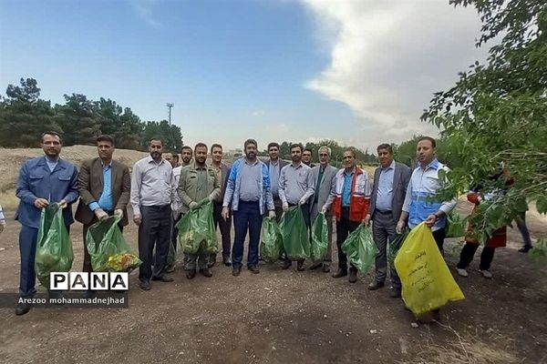 اجرای برنامه همگانی اداره محیط زیست در پارک جنگلی شهدای گمنام شهرستان قرچک