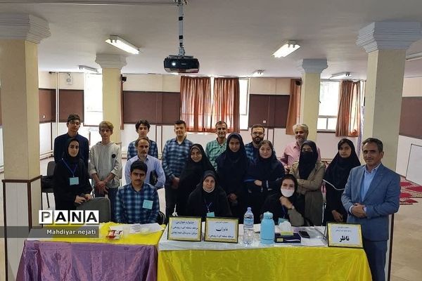 داوری جشنواره نوجوان خوارزمی محور برنامه‌نویسی در مدرسه شهید بهشتی رودهن