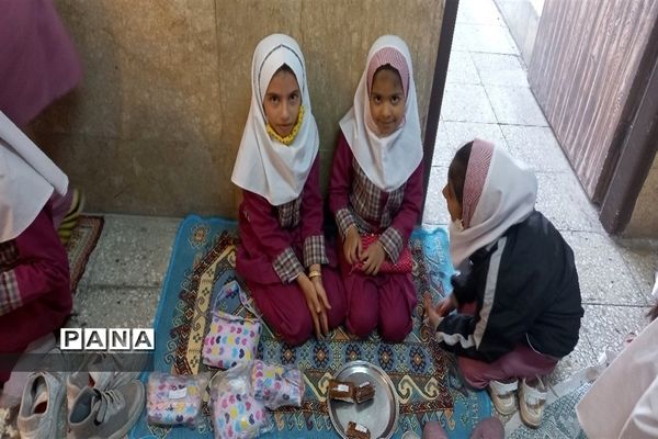 برگزاری بازارچه کسب و کار دانش‌آموزی در دبستان بوستان شهرستان بن