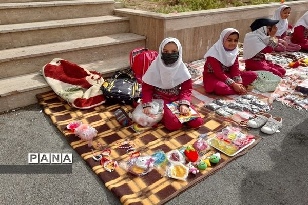 برگزاری بازارچه کسب و کار دانش‌آموزی در دبستان بوستان شهرستان بن