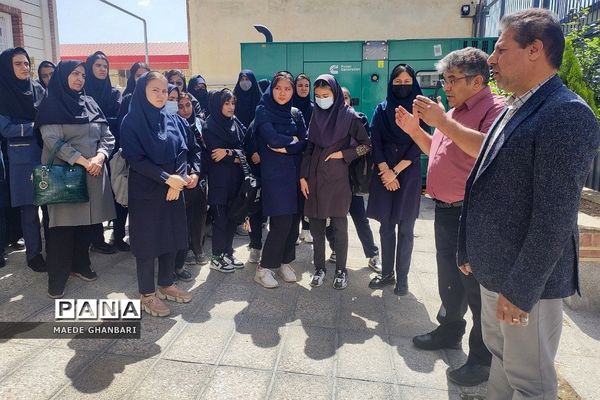 بازدید دانش‌آموزان هنرستان پروین اعتصامی از کارخانه پندار تحریر شهرستان پردیس