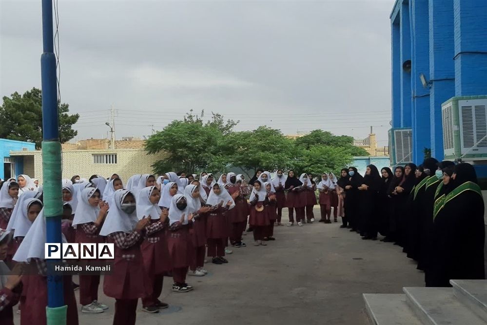 برپایی صبحگاه رضوی در دبستان سوم شعبان ناحیه یک یزد