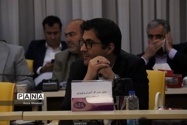 جلسه کمیسیون آموزش و تحقیقات مجلس شورای اسلامی با حضور سرپرست وزارت آموزش و پرورش در تبریز