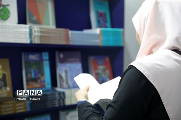 غرفه دانشگاه فرهنگیان در سی و چهارمین دوره نمایشگاه بین‌المللی کتاب تهران